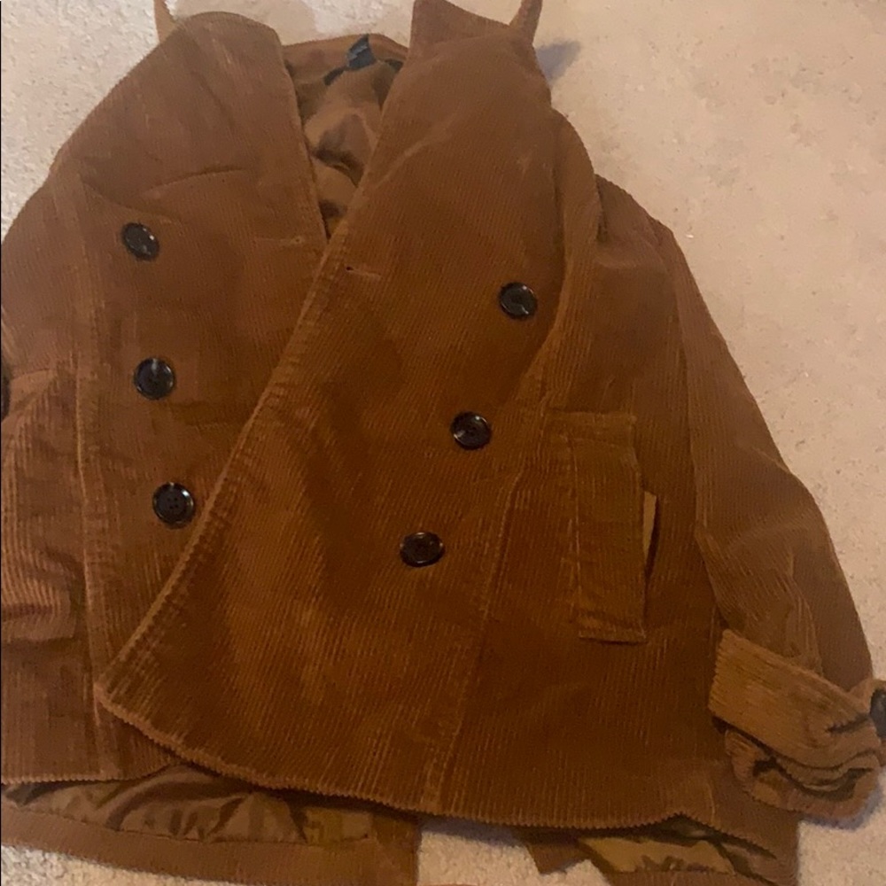 Brown buttoned coat